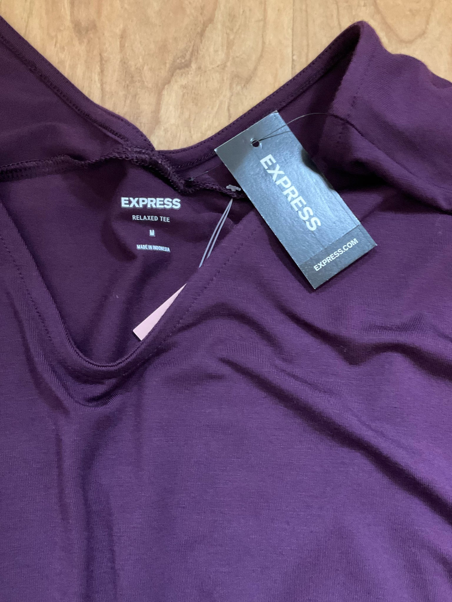 Express Relaxed Fit V-Neck Dolman Sleeve Tee Plum Size Medium