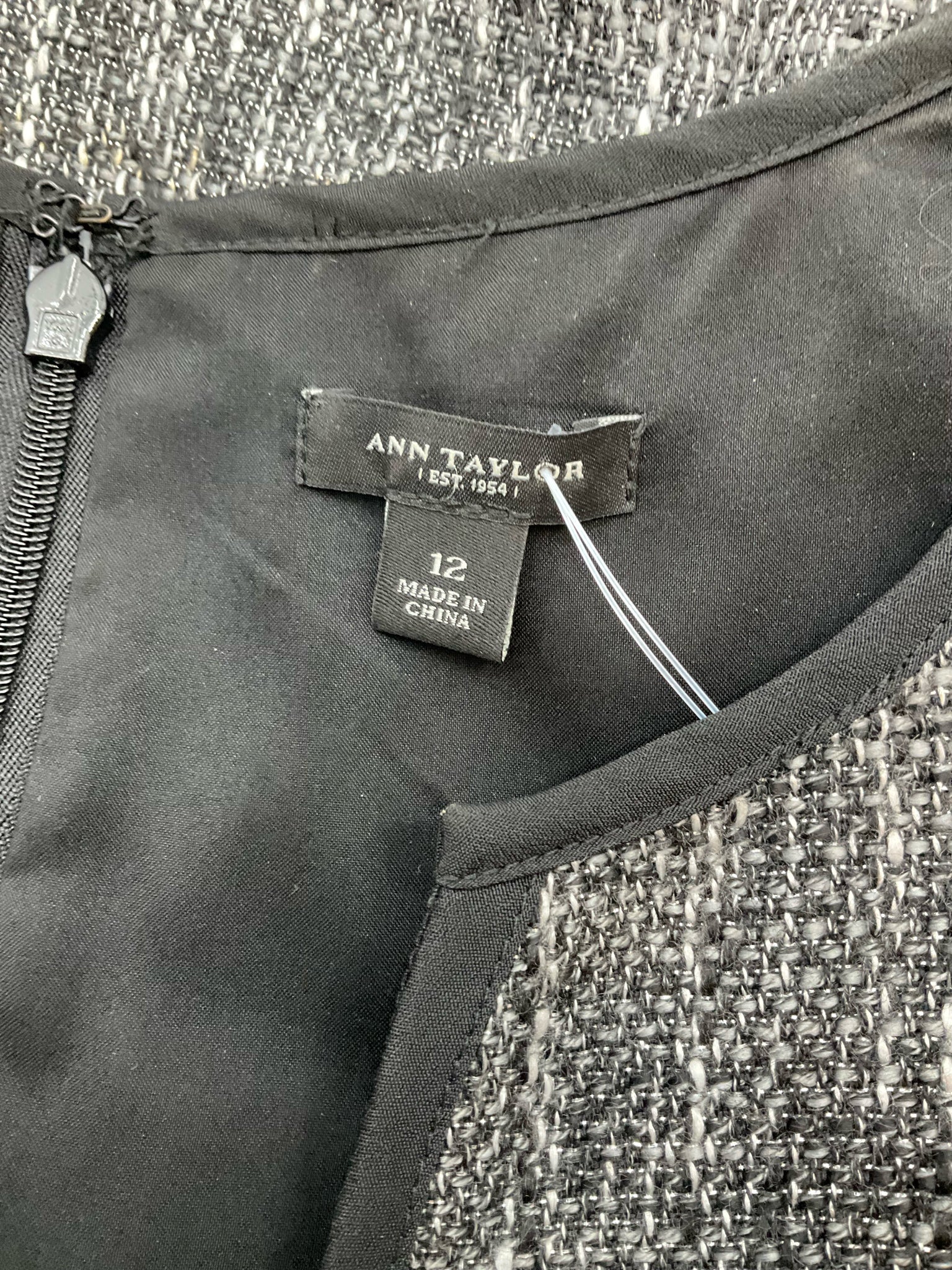 Ann Taylor Black/Gray Solid Pre-Owned Ladies Dress - Size 12