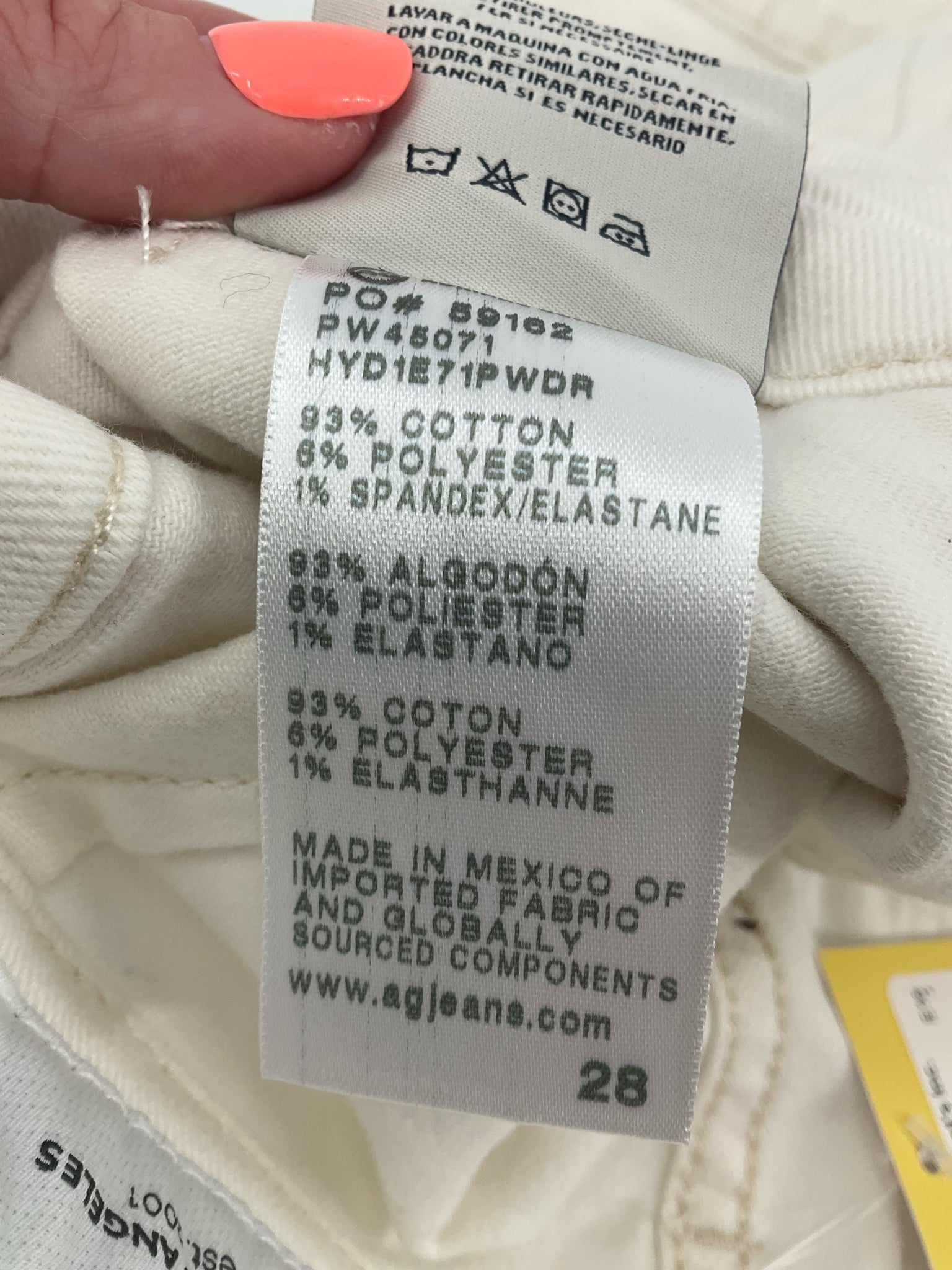 AG Adriano Goldschmied The Walker Short White Cotton Blend Size 6 / 28