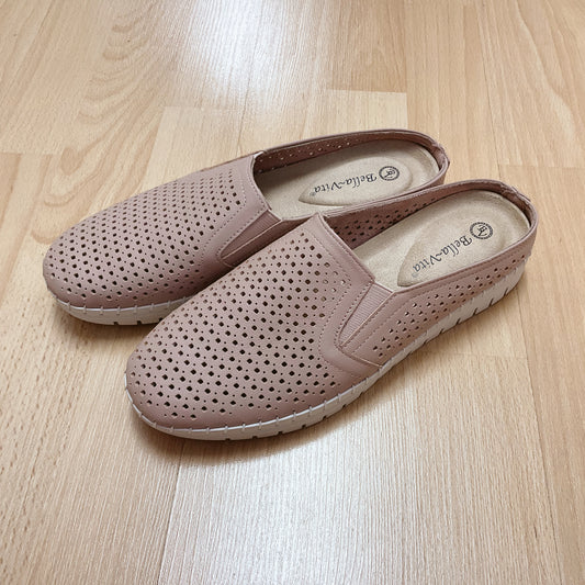 Bella Vita Shoe Size 7.5 N Blush Slip on