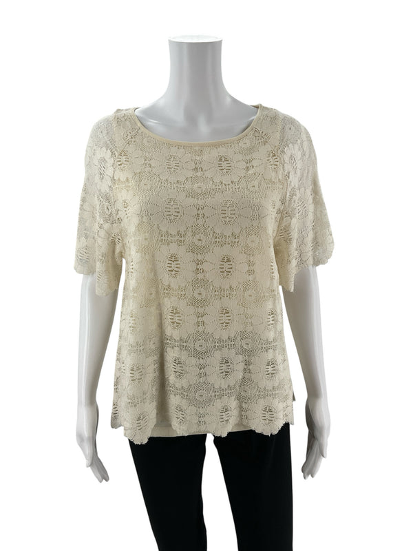 Lilla P Cream Lace Pre-Owned Ladies Top - Size XS displayed on mannequin, featuring floral lace design and scalloped hem. NWT casual blouse.