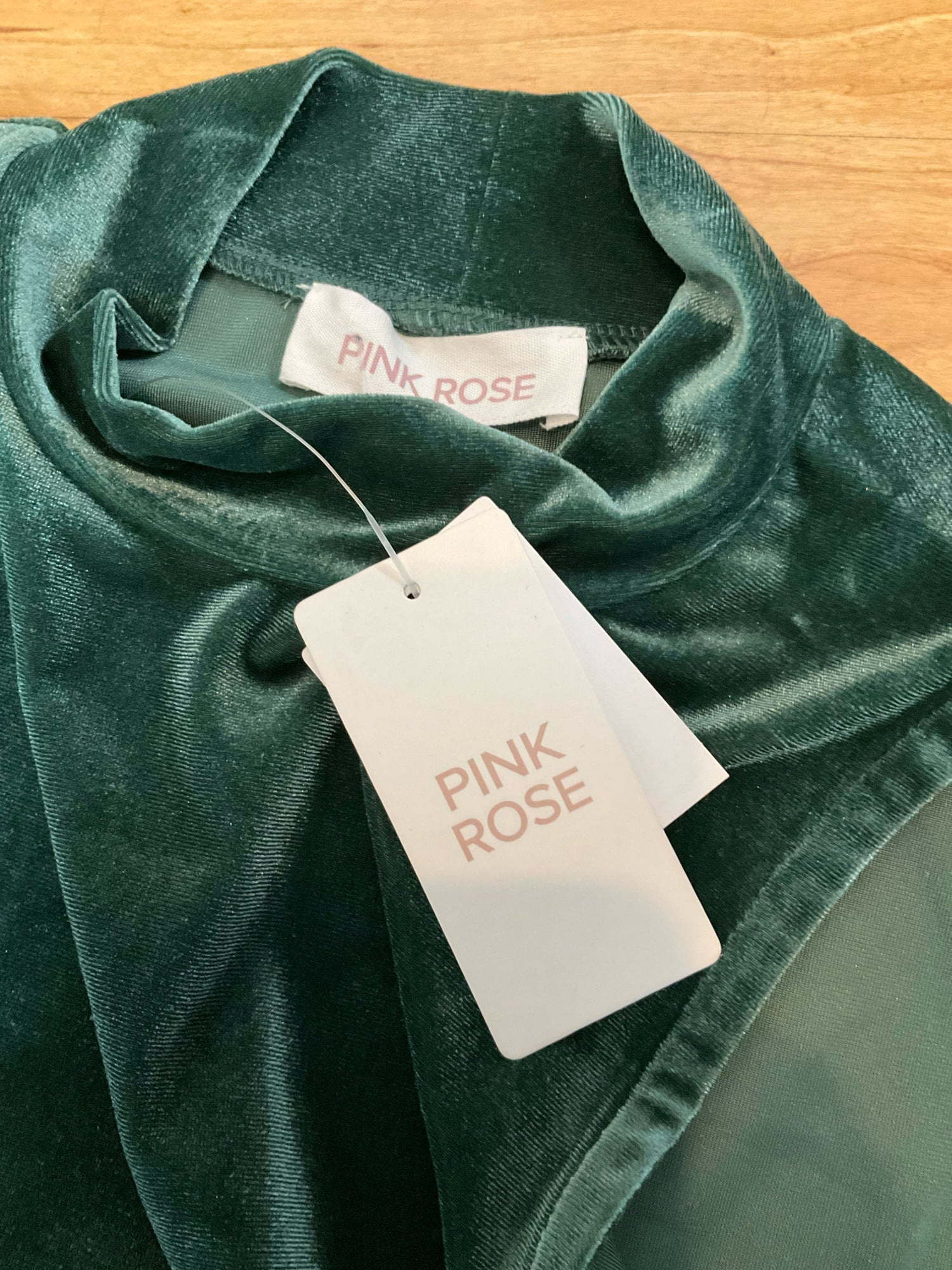 Pink Rose Green Velvet Mock Neck Sleeveless Tank Top Size M NWT