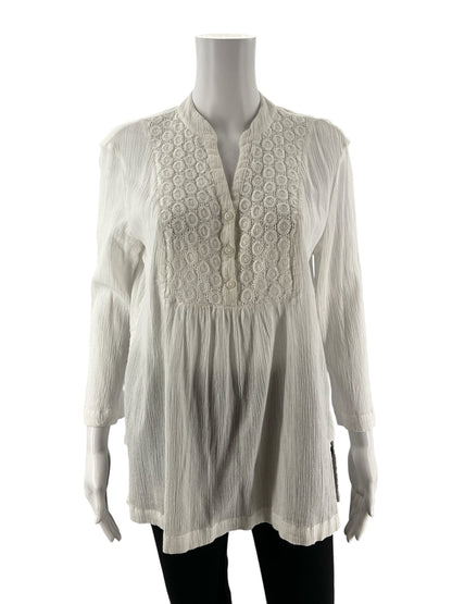 Charter Club white solid pre-owned ladies casual top in size medium, featuring a simple and elegant design.