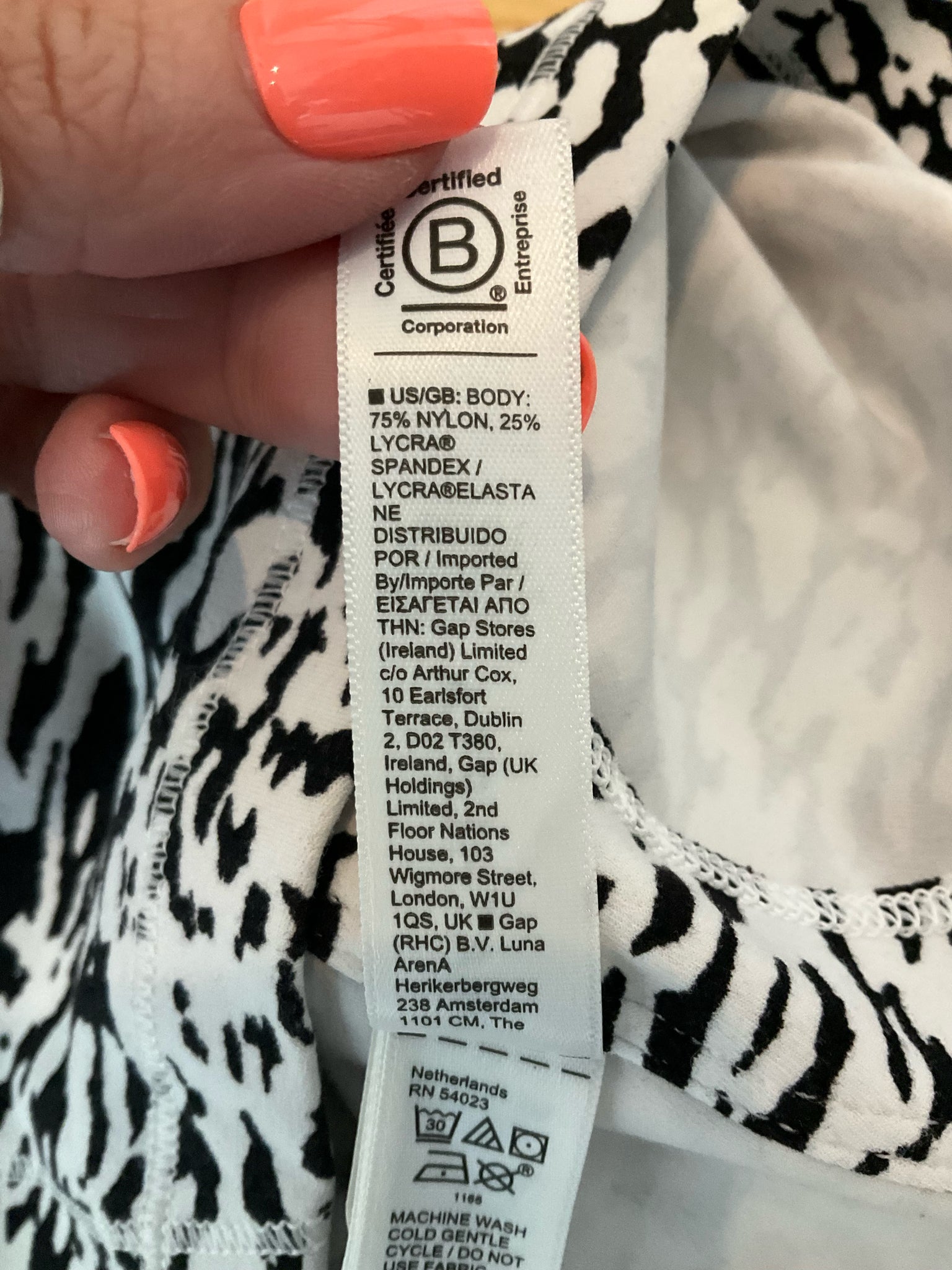 Athleta Conscious Crop Tank Top Large Black White Abstract Print Athletic Yoga