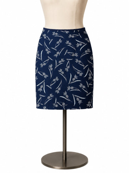 Ann Taylor navy/white Skirt Size 10 navy/white Floral Pre-Owned Ladies Skirt - Size 10