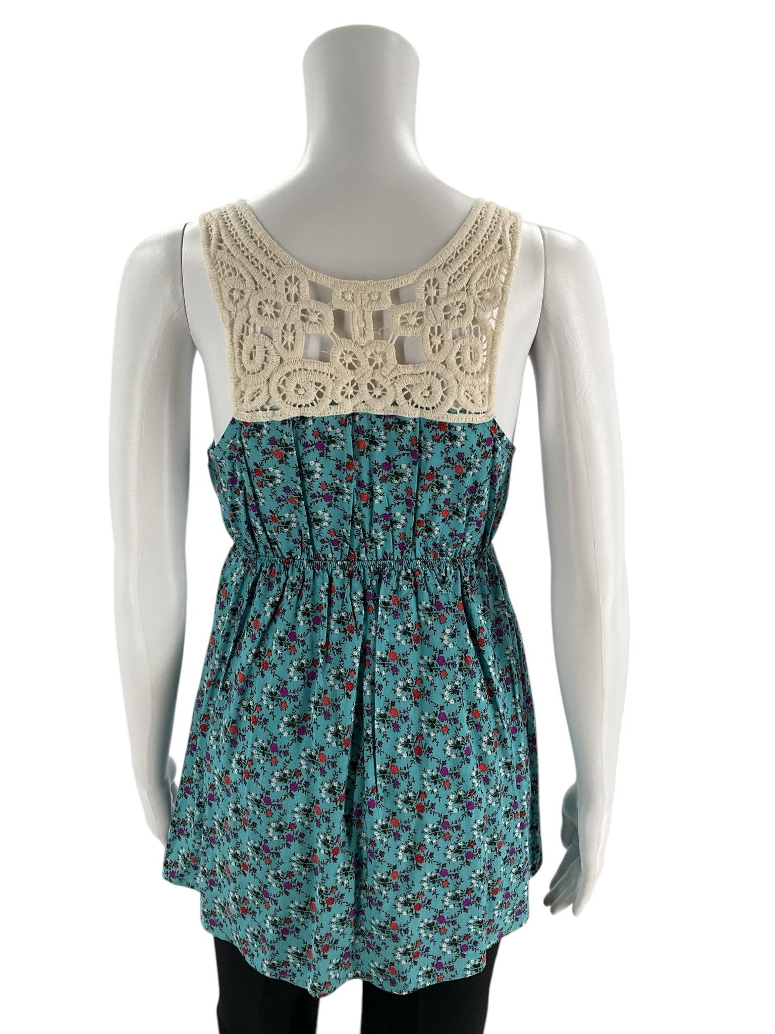 Everly Top Size Medium - Margaret’s Fine Consignment