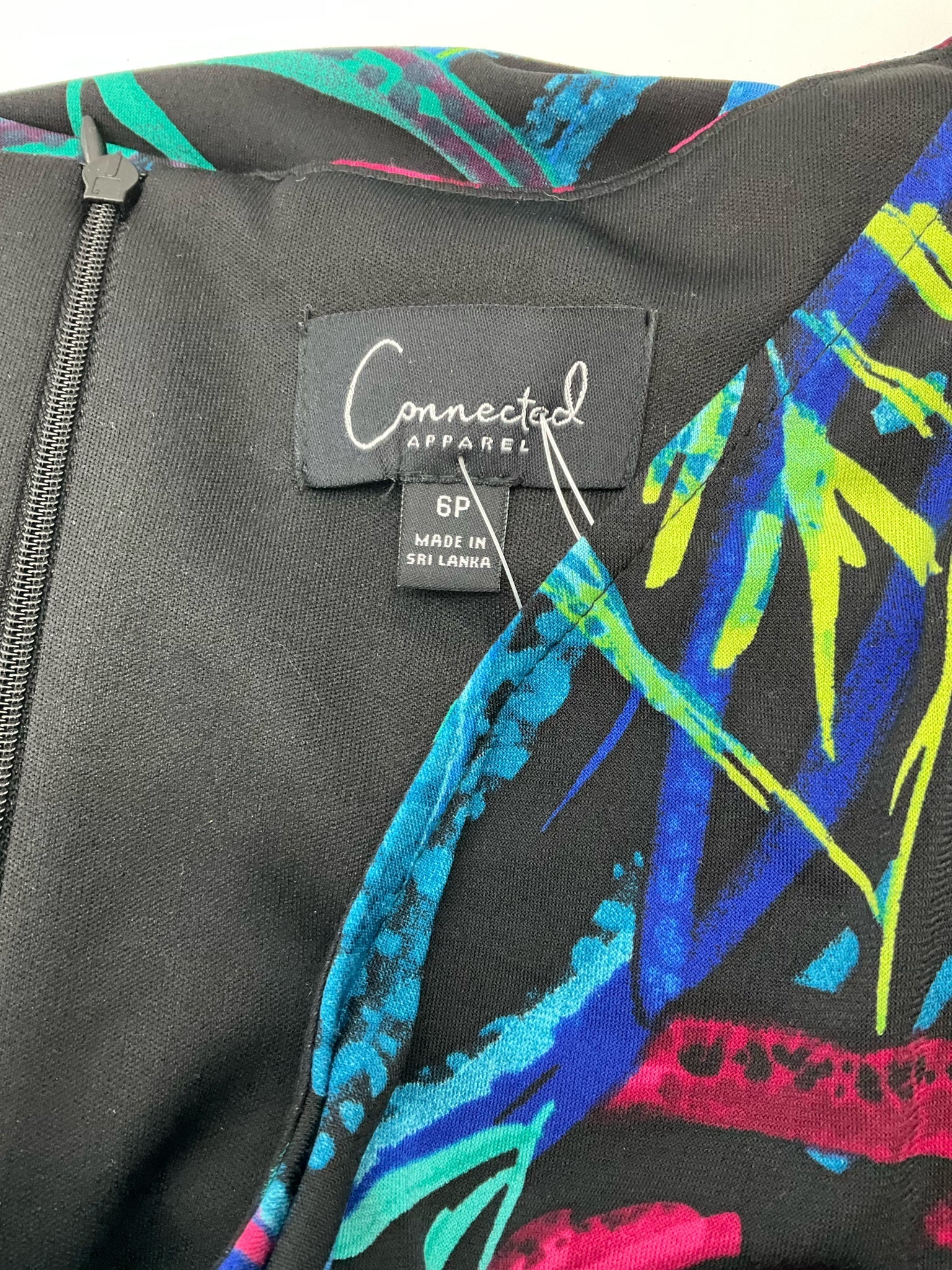 Connected Apparel Black/Pink/Blue/Green Print Pre-Owned Ladies Jumper - Size 6 Petite