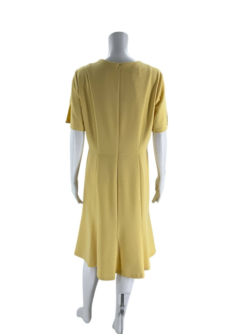 Donna Morgan Solid Knee Length Dress Size 14 - Margaret’s Fine Consignment