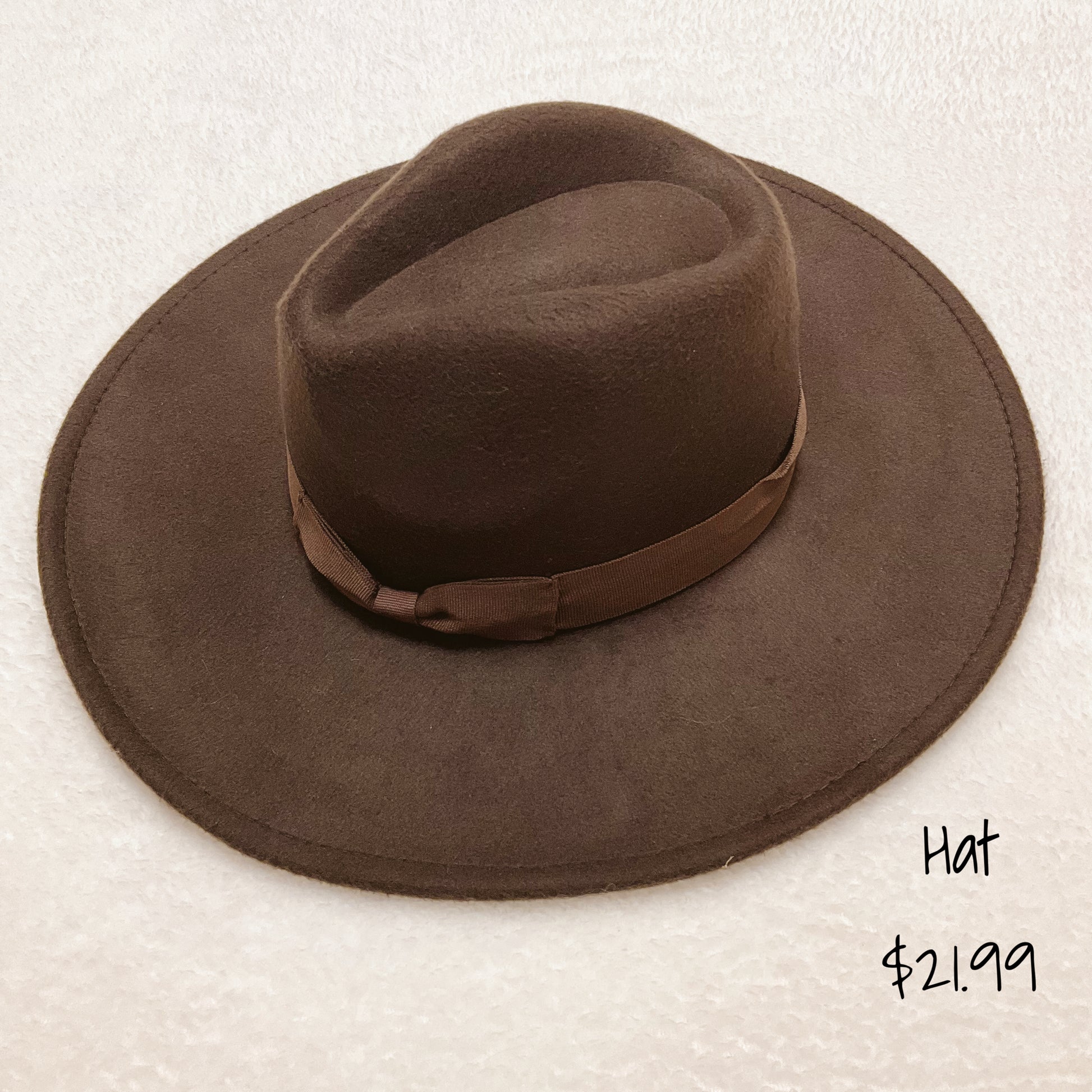 Brown Solid Pre-Owned Hat - New with Tags, Consignment