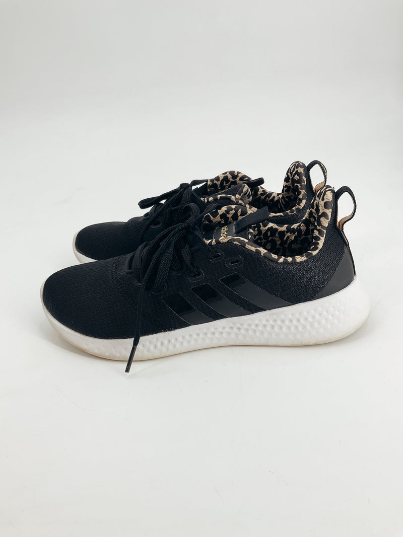 Adidas Black Solid Pre-Owned Ladies Sneakers - Size 7 with white soles and leopard print lining, side view showing lace-up design.