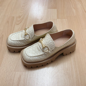 Urban Outfitters Cream Crocodile Loafers Size 6