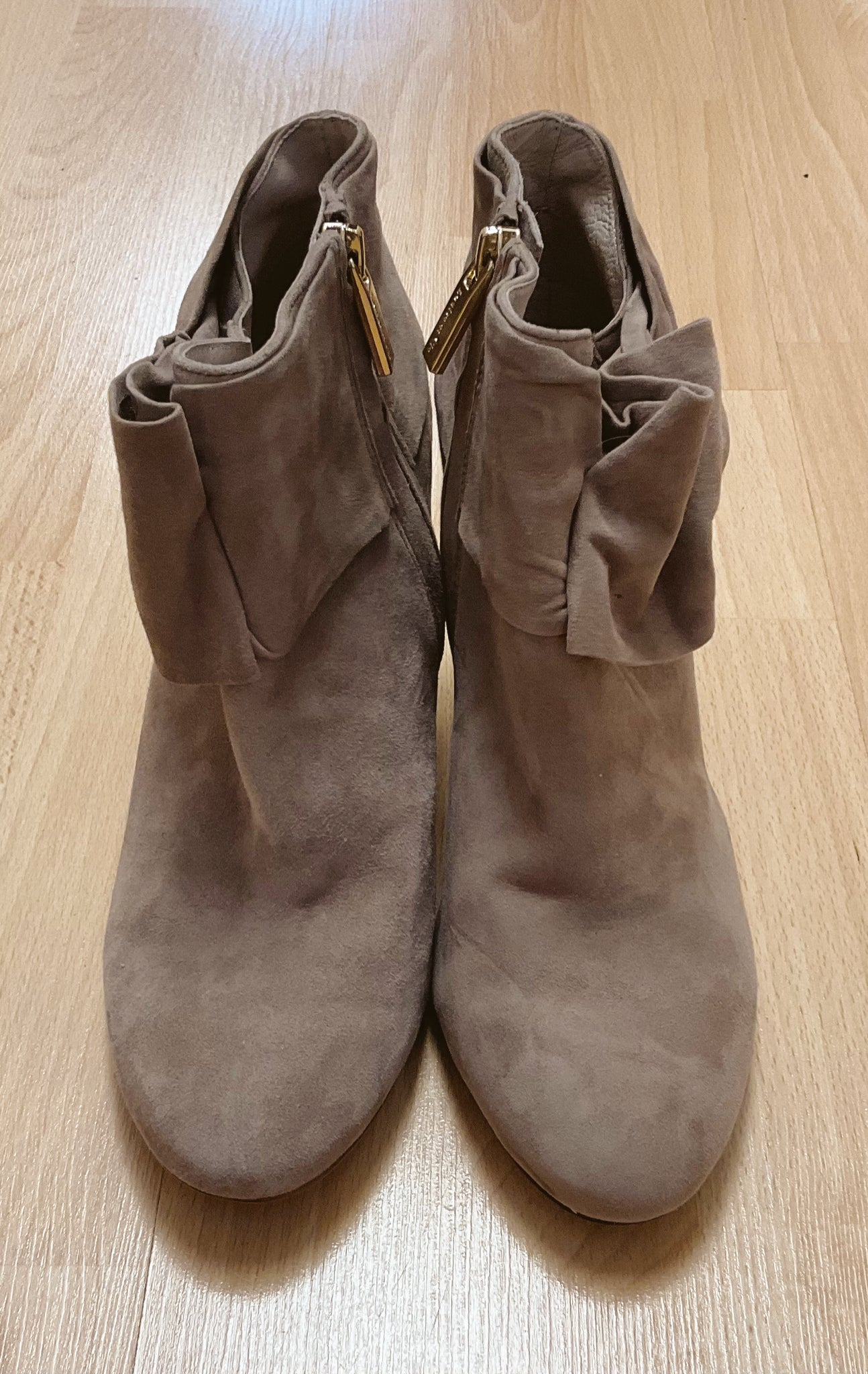 Louise et Cie Shoe Size 8.5 Tan suede booties