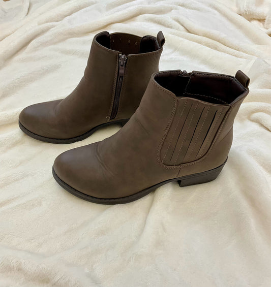 Streetwear Society Shoe Size 8 Brown booties