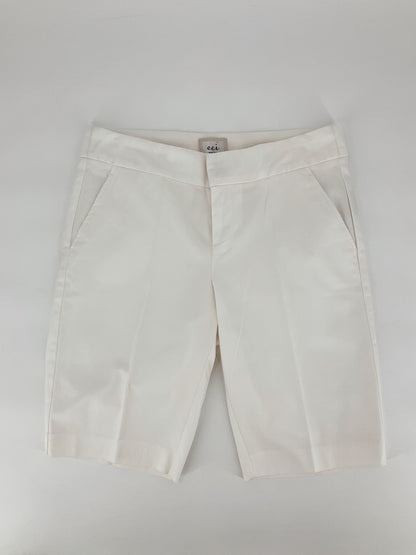 Eci White Solid Pre-Owned Ladies Shorts - Size 6 - Margaret’s Fine Consignment