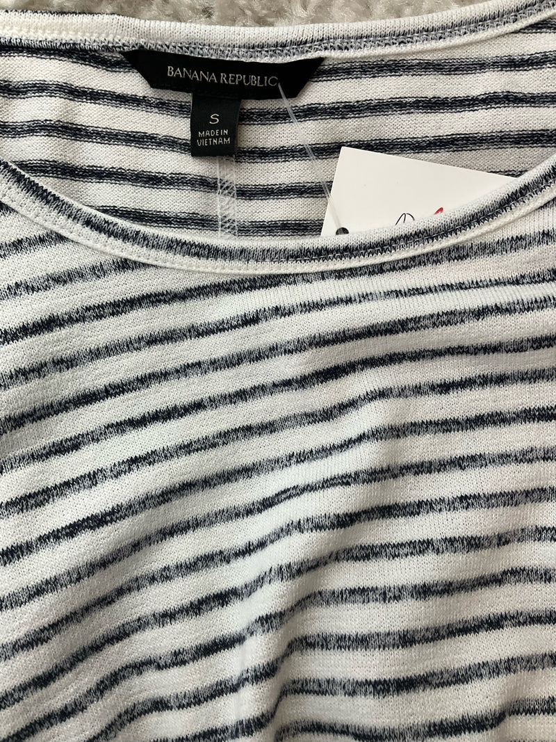 Banana Republic White/Blue Striped Pre-Owned Ladies Top -  Size Small