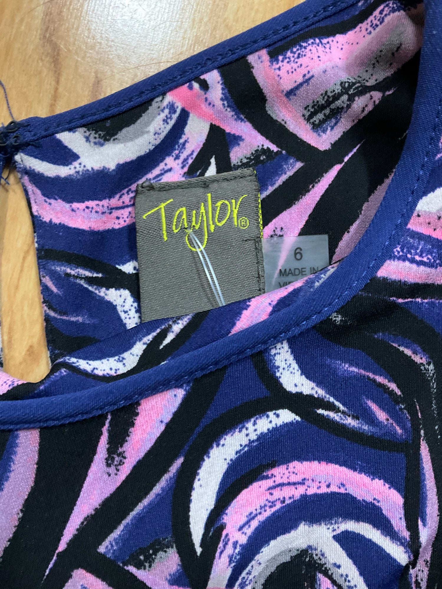 Taylor Purple &amp; Black Abstract Print Bell Sleeve Tunic Dress Size 6