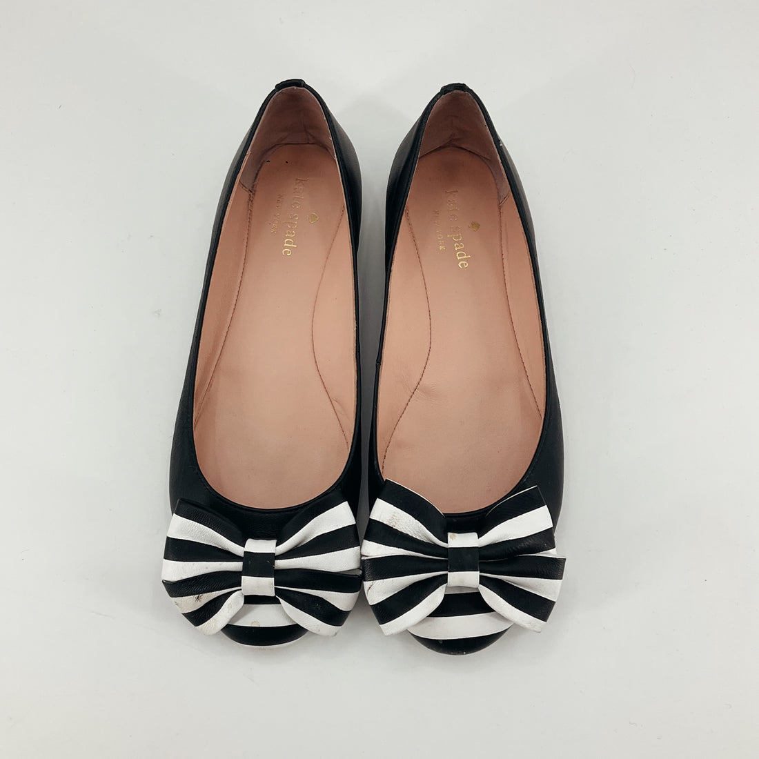 Kate Spade Black/White Bow Pre-Owned Ladies Flats - Size 7.5