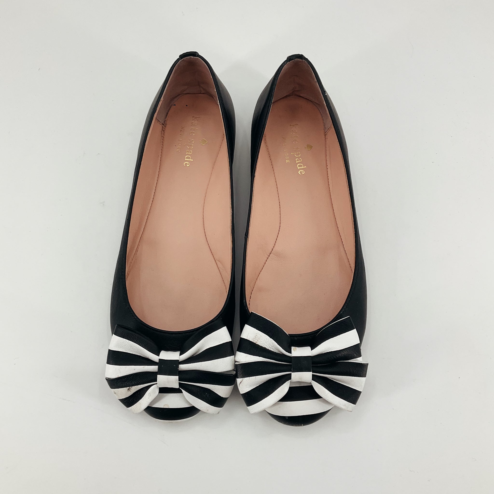 Kate Spade black/white Flats Black/White Bow Pre-Owned Ladies Flats - Size 7.5 - Size 7.5