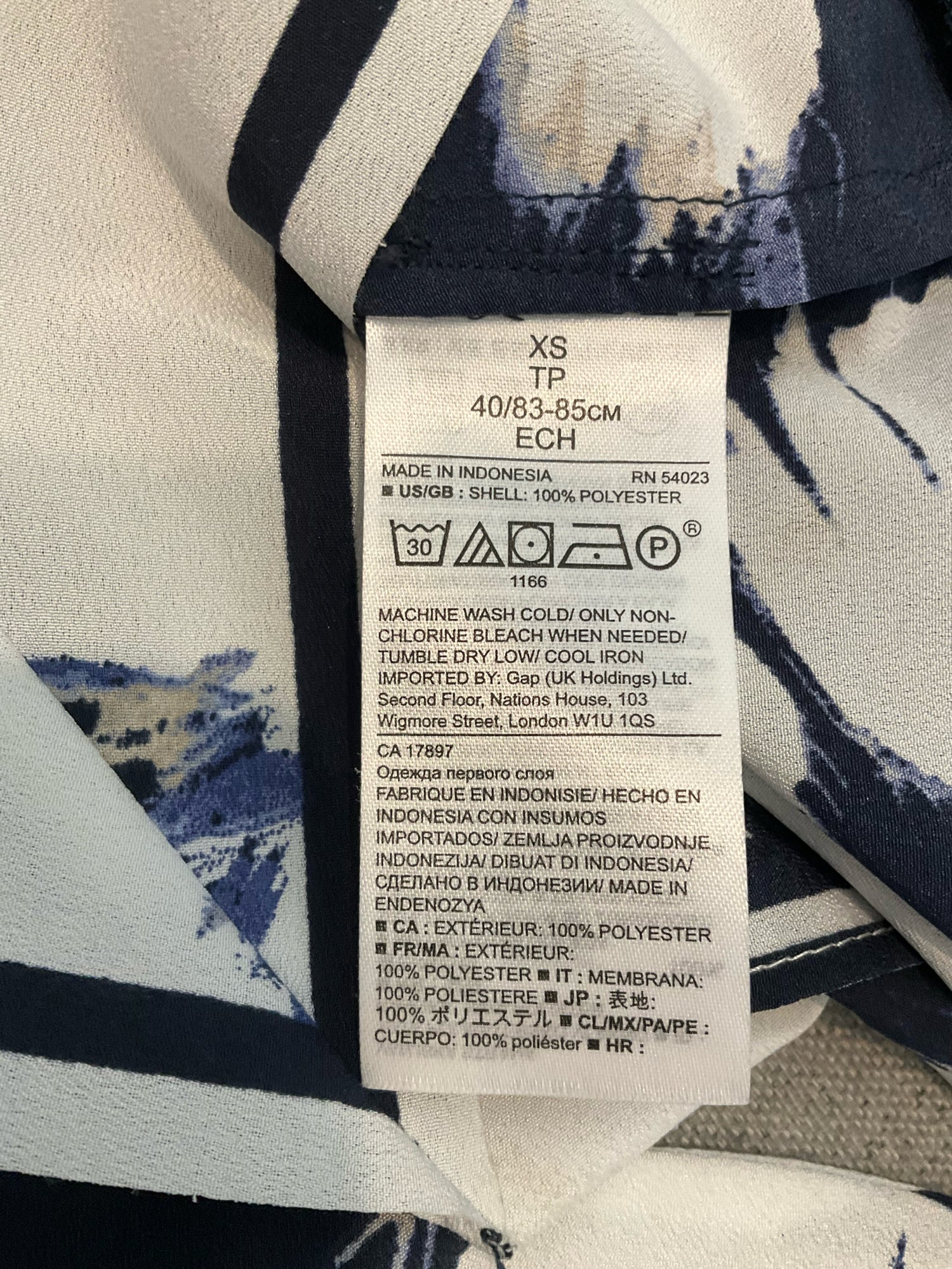 Banana Republic Size XS white/navy Print Pre-Owned Casual Top - Downstairs