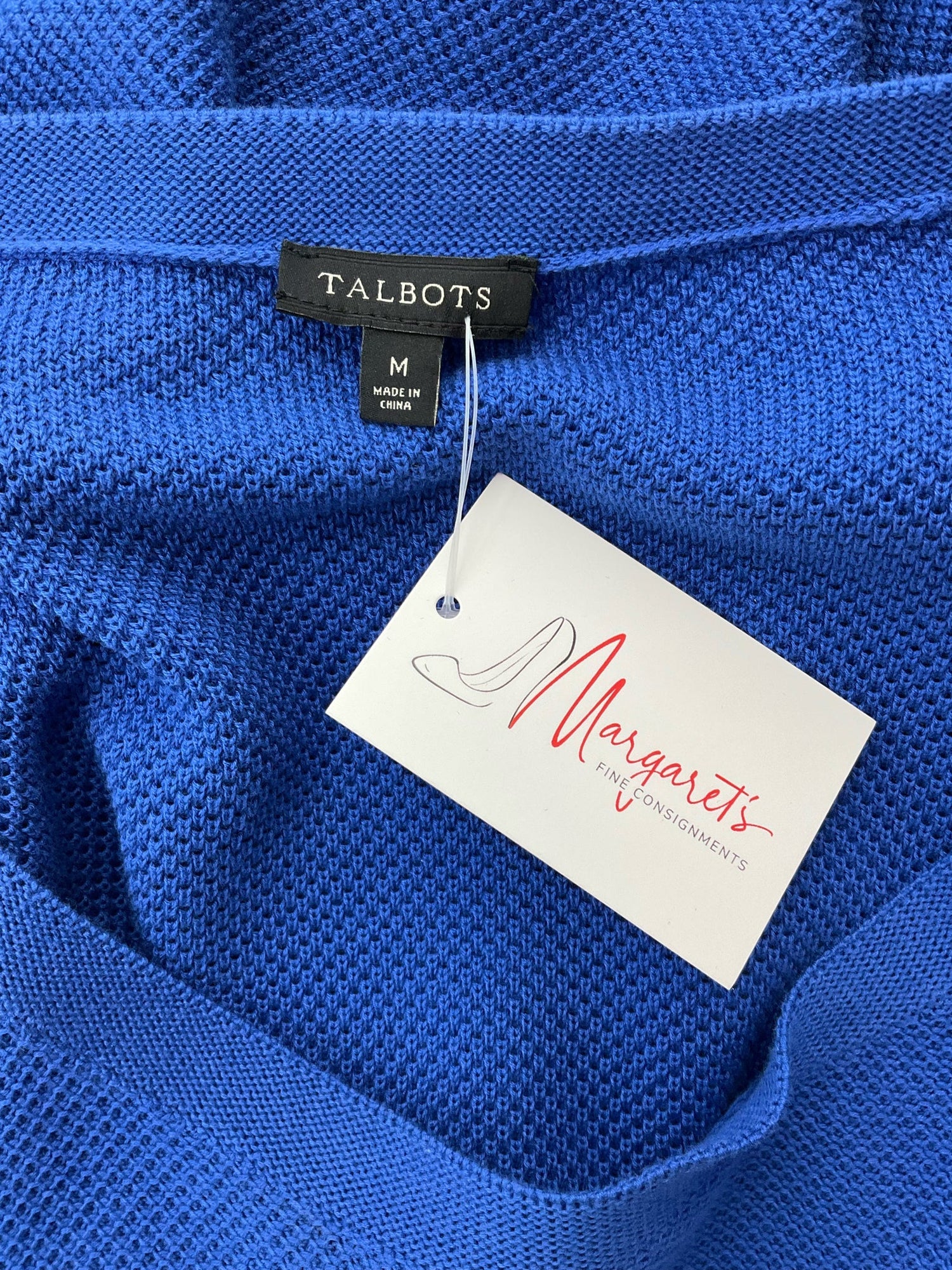 Talbots blue textured pre-owned ladies tunic top in size medium, showcasing a classic preppy style for casual layering.