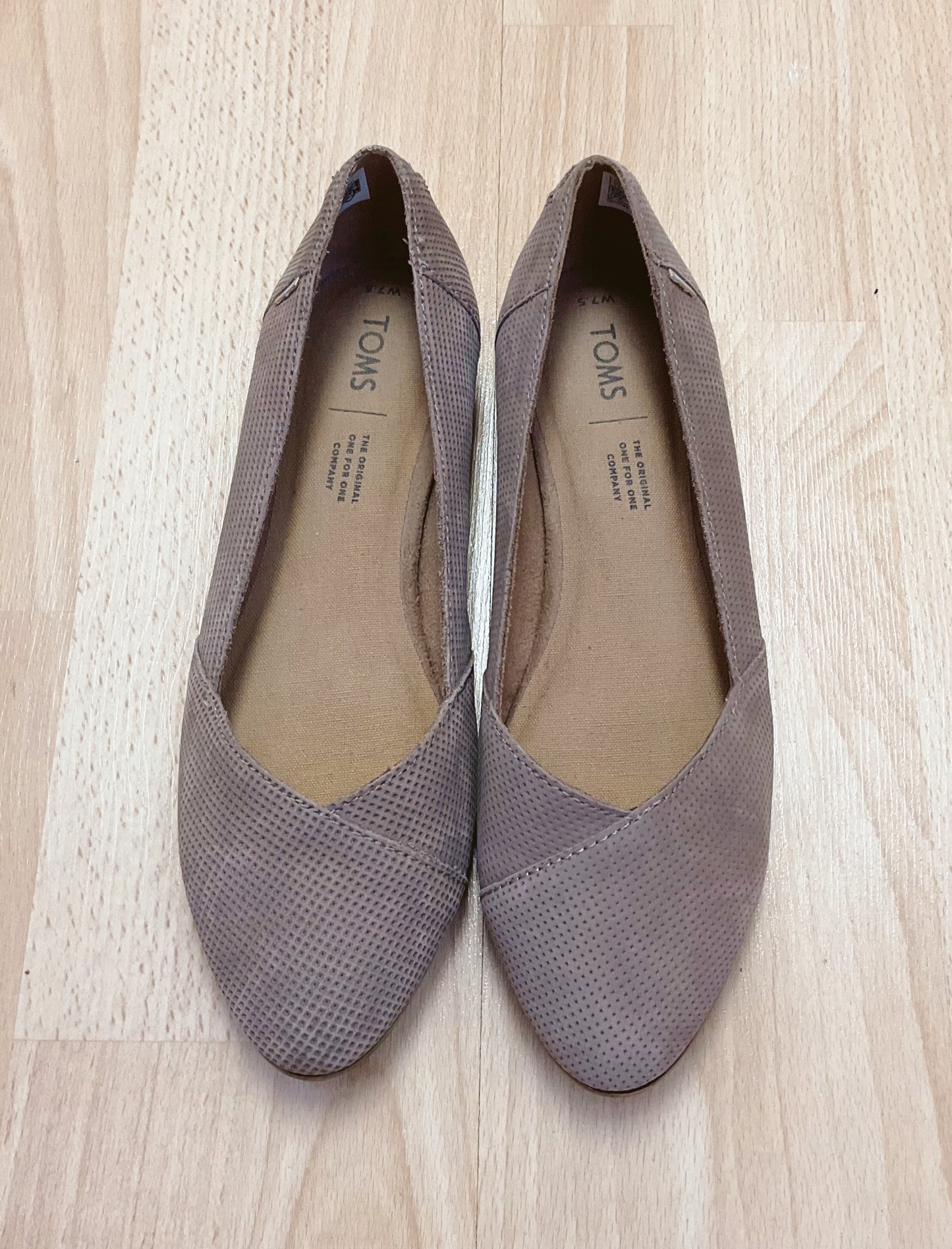 toms Shoe Size 7.5 Taupe Solid Flats