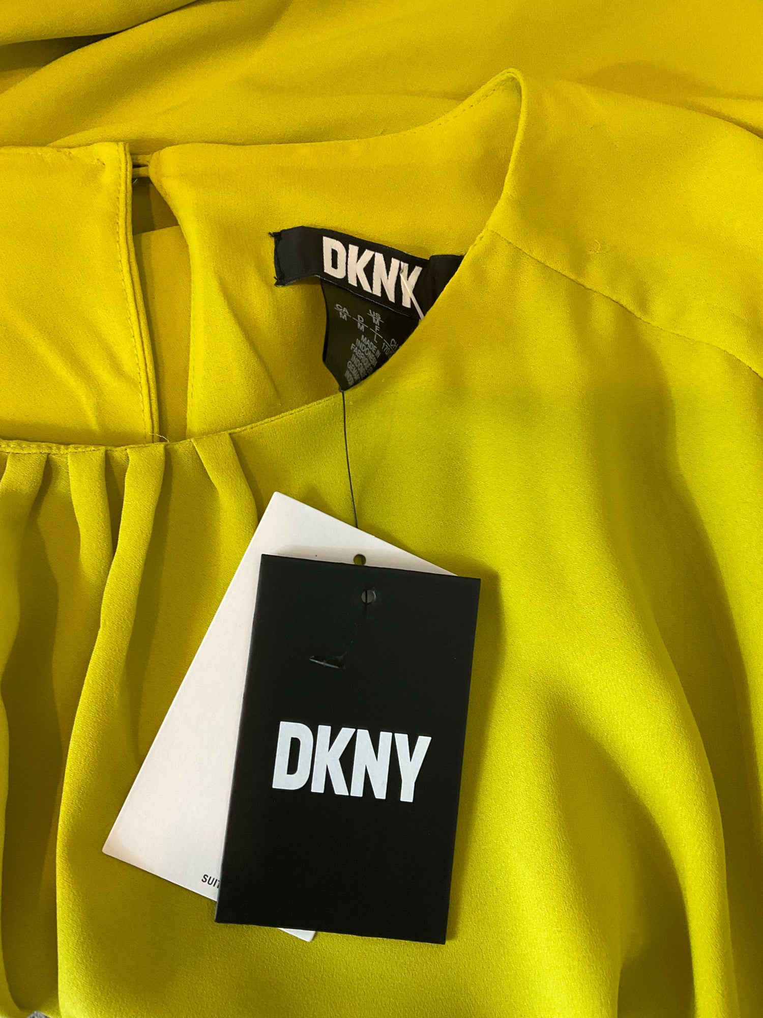DKNY Green Short Sleeve Suite Chartreuse Green Flutter Sleeve Pintuck Blouse Top Size Medium - Size M