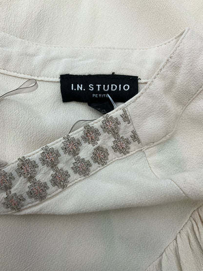 in studio Tan Solid Pre-Owned Ladies Casual Top - Size Medium Petite - Margaret’s Fine Consignment