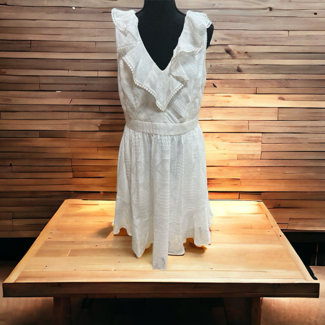 Julia Jordan Size 6 White Dress